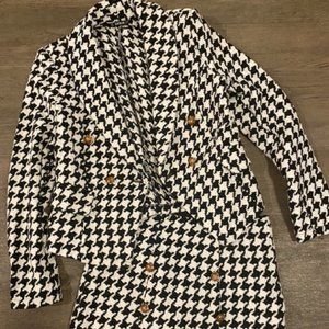 Houndstooth Two-Piece Skirt Suit - Sz XS